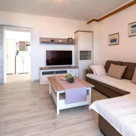 Visnja - Id 2106 By Interhome Apartament Vrbnik (Primorje-Gorski Kotar)