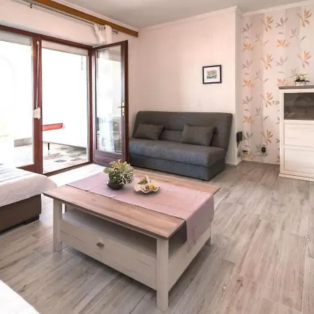 Visnja - Id 2106 By Interhome Vrbnik (Primorje-Gorski Kotar)