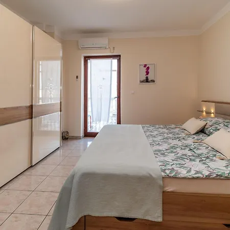 Visnja - Id 2106 By Interhome Apartment